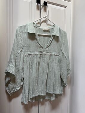 Millibon Mint Textured Flowy V-Neck Blouse